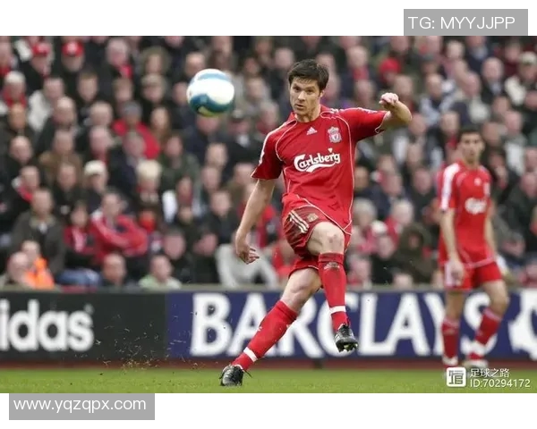 南京足球队防反战术解析及其在比赛中的得失表现分析