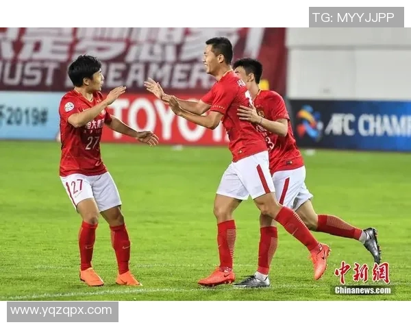 大阪樱花与恒大足球队对决分析及战术特点探讨