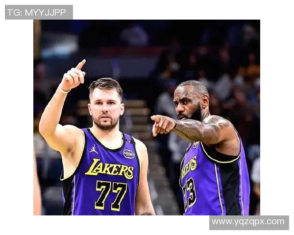 勇士与湖人激战再续腾讯直播精彩对决引发球迷热议